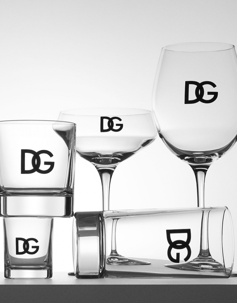 ——DG打造实用又时尚的餐桌配饰pg电子平台杜嘉班纳进军餐桌艺术(图5)