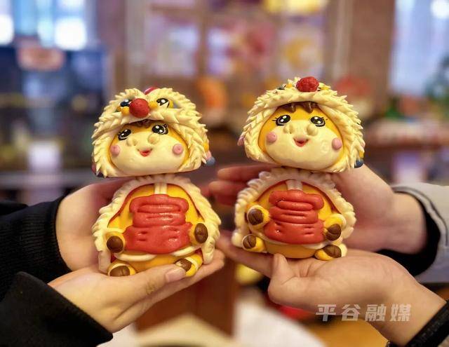 ！“蒸”出来的非遗藏着最深的年味pg电子模拟器试玩美到舍不得吃(图4)